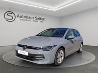 Gebraucht VW Golf VIII Life 116 PS (85 kW) 2024 Mondsteingrau uni Limousine
