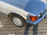 Gebraucht Mercedes 560 209 PS (153 kW) 1987 Silber Coupé