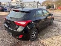 Gebraucht Hyundai i30 120 PS (88 kW) 2013 Schwarz Limousine