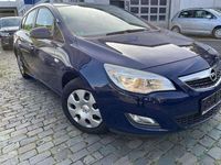 Gebraucht Opel Astra Edition 87 PS (63 kW) 2012 Royal blau Kleinwagen