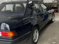Gebraucht Mercedes 190 132 PS (97 kW) 1987 Blau Limousine