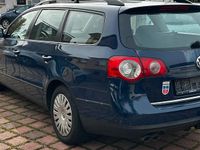 Gebraucht VW Passat 140 PS (102 kW) 2009 Blau Kombi