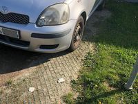 Usado Toyota Yaris 65 HP (47 kW) 2003 Prateado Sedan