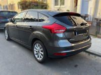 Gebraucht Ford Focus 125 PS (91 kW) 2016 Grau Limousine