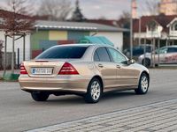 Gebraucht Mercedes C320 218 PS (160 kW) 2005 Gold Limousine