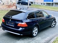 Gebraucht BMW 530 235 PS (172 kW) 2007 Blau Kombi