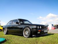 Gebraucht BMW 325 507 PS (372 kW) 1984 Schwarz
