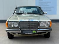 Gebraucht Mercedes E300 88 PS (64 kW) 1981 Grün Limousine