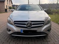 Gebraucht Mercedes A200 156 PS (114 kW) 2012 Silber Kleinwagen
