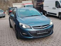 Gebraucht Opel Astra 140 PS (102 kW) 2013 Blau Limousine