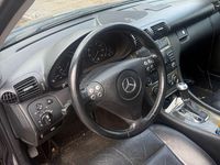 Gebraucht Mercedes C180 Elegance 143 PS (105 kW) 2005 Limousine