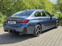 Gebraucht BMW 330e M Sport 292 PS (214 kW) 2025 Arctic race blue Limousine