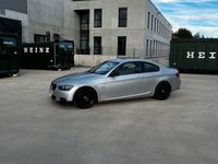 gebraucht BMW 330 i M Paket Beschreibung lesen!