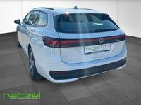 Gebraucht VW Passat Basis 150 PS (110 kW) 2025 Weiß Kombi