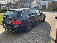 Gebraucht BMW 325 Exclusive 204 PS (150 kW) 2012 Schwarz Kombi