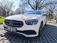 Gebraucht Mercedes E220 194 PS (142 kW) 2021 Hellelfenbein  unilack Limousine