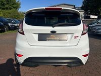 Gebraucht Ford Fiesta ST-Line 125 PS (91 kW) 2017 Weiß Kleinwagen