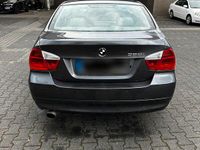 Gebraucht BMW 320 150 PS (110 kW) 2005 Grau Limousine
