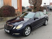 Gebraucht Mercedes E300 Avantgarde 204 PS (150 kW) 2010 Blau Limousine