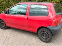 Używany Renault Twingo 58 KM (42 kW) 2004 Czerwony Hatchback
