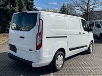 Gebraucht Ford Transit Custom 105 PS (77 kW) 2021 Weiß Van / Kleinbus