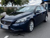 Gebraucht Volvo V40 150 PS (110 kW) 2015 Blau Kleinwagen