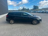 Gebraucht Ford Focus Titanium 120 PS (88 kW) 2016 Schwarz Limousine