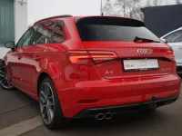 Gebraucht Audi A3 Ambiente 150 PS (110 kW) 2019 Tangorot metallic Limousine