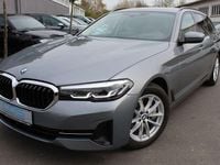 Gebraucht BMW 530 286 PS (210 kW) 2023 Skyscraper grau metallic Kombi