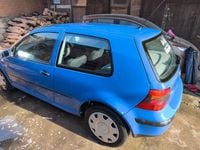 Second-hand VW Golf IV 105 CP (77 kW) 2000 Albastru Hatchback