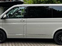 Second-hand VW Multivan Generation Six 150 CP (110 kW) 2022 Bej Monovolum