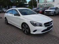 Gebraucht Mercedes CLA220 Shooting Brake 177 PS (130 kW) 2018 Calcitweiss/zirrusweiss Kombi