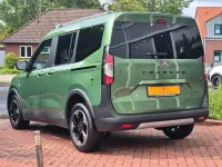 Neu Ford Tourneo Courier Active 125 PS (91 kW) 2026 Bursting green Van / Kleinbus