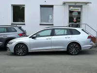 Gebraucht VW Golf VIII Life 150 PS (110 kW) 2023 Silber Kombi