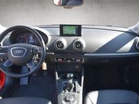 Gebraucht Audi A3 Ambiente 110 PS (80 kW) 2015 Rot Limousine