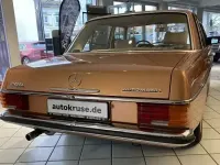 Gebraucht Mercedes 200/8 95 PS (69 kW) 1974 Gold Limousine