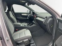 Neu Volvo XC40 Core 163 PS (119 kW) 2025 Metallic (silber SUV