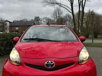 Gebraucht Toyota Aygo 68 PS (50 kW) 2012 Rot Kleinwagen