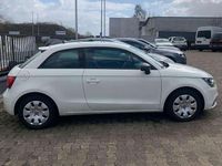 Gebraucht Audi A1 Attraction 86 PS (63 kW) 2012 Amalfiweiss Kleinwagen