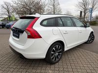 Gebraucht Volvo V60 152 PS (111 kW) 2018 Weiß Kombi
