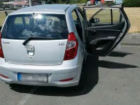 Gebraucht Hyundai i10 69 PS (50 kW) 2012 Silber Kleinwagen