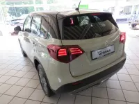 Neu Suzuki Vitara Comfort 109 PS (80 kW) 2026 Beige SUV