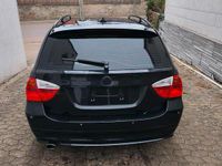 Second-hand BMW 320 150 CP (110 kW) 2007 Negru Break