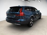 Gebraucht Volvo V60 CC Ultimate 250 PS (183 kW) 2024 Blau Kombi