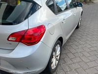 Gebraucht Opel Astra 131 PS (96 kW) 2013 Silber Limousine