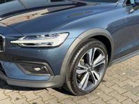 Gebraucht Volvo V60 CC 145 PS (106 kW) 2023 Kombi