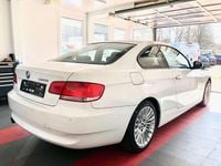 Gebraucht BMW 320 170 PS (125 kW) 2010 Alpinweiss iii Coupé