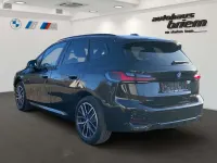 Gebraucht BMW 230e Active Tourer M Sport 326 PS (239 kW) 2024 Saphirschwarz Van / Kleinbus