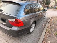 Gebraucht BMW 320 150 PS (110 kW) 2006 Grau Kombi
