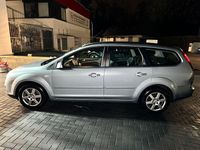 Gebraucht Ford Focus Ghia 116 PS (85 kW) 2005 Blau Kombi